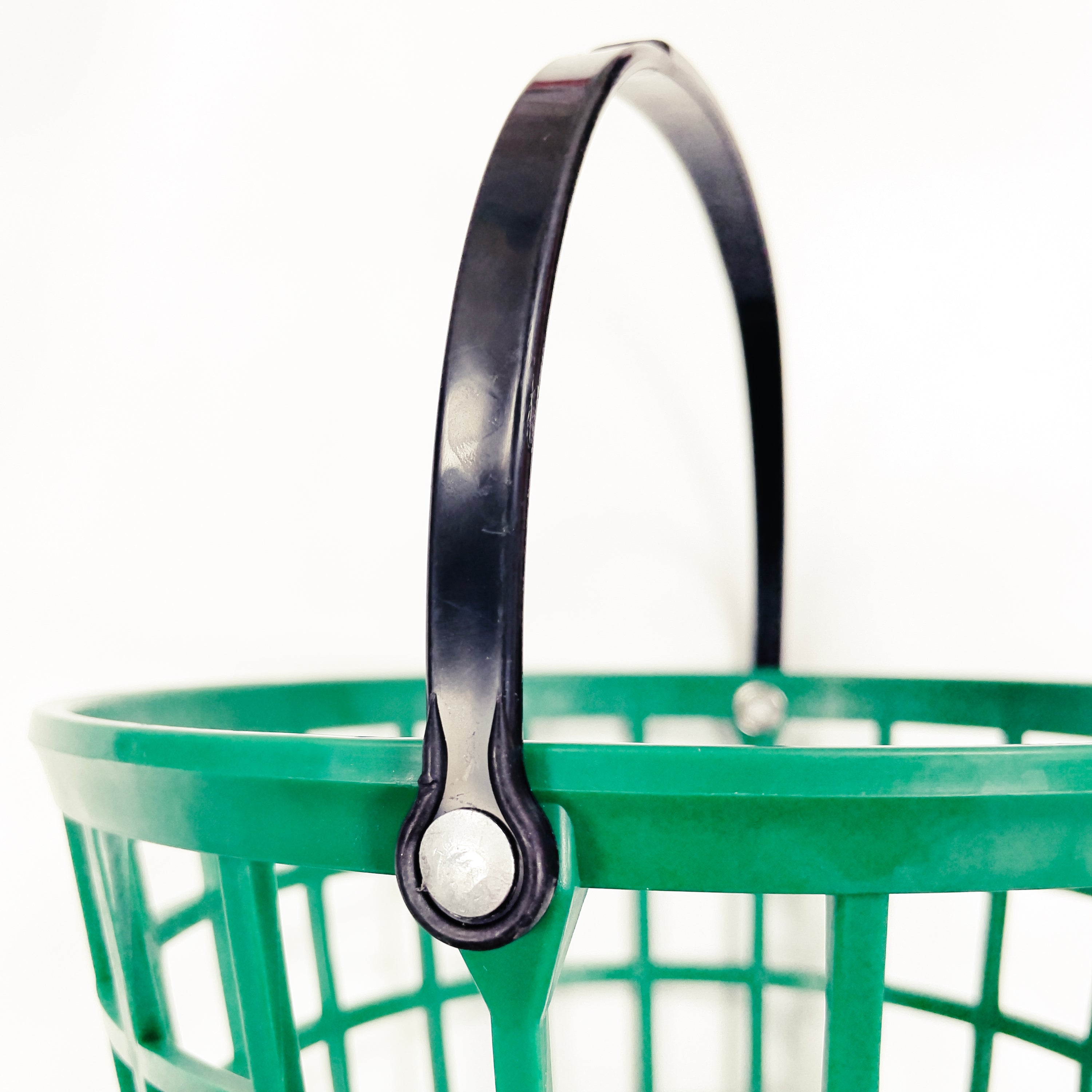 Amtech Range Round Ball Basket Plastic for the Golf Driving Range with Sturdy Steel Rivet Handle Fixing